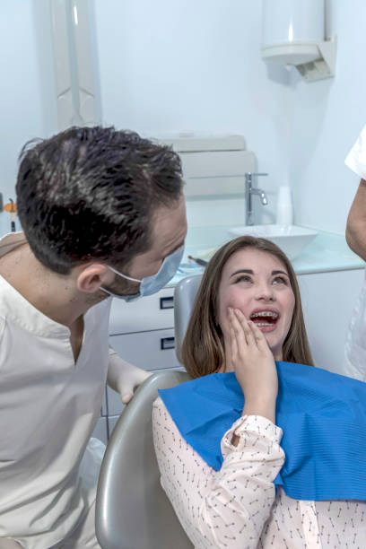 Best Pediatric Emergency Dentist in Oxoboxo River, CT
